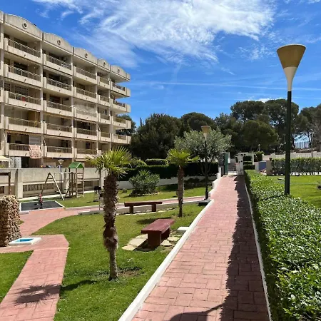 Chill Cozy Warm Pool Port Aventura Salou